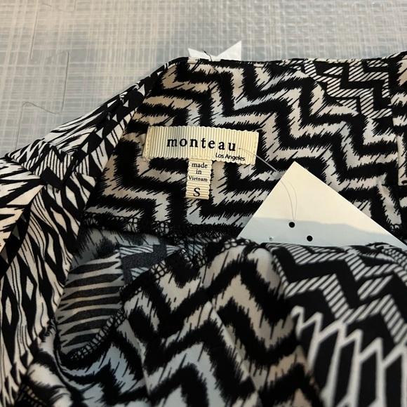 Monteau Shorts - Picture 2 of 2